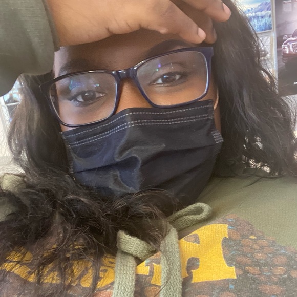 Meet your Posher, Tionna - Picture 1 of 1